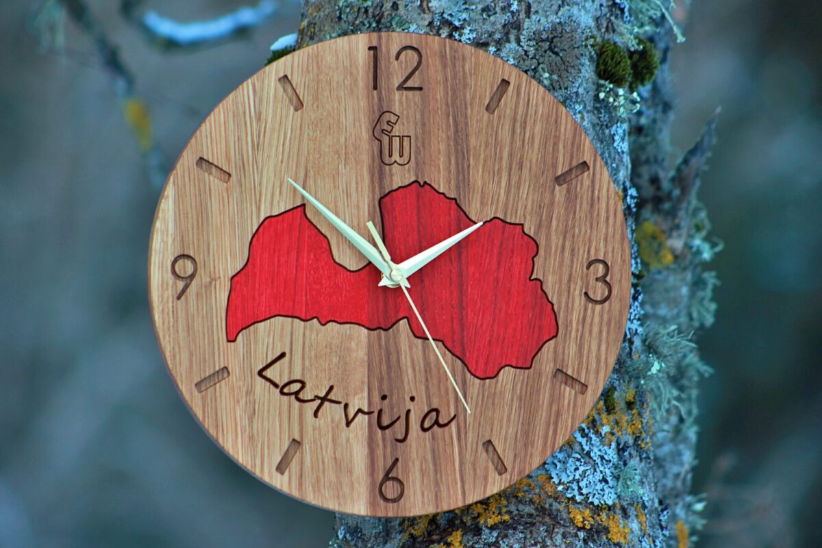 Ozolkoka pulkstenis "Latvija" (Sarkans) - Attēls 1