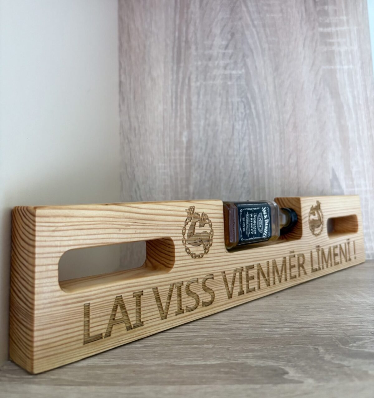 🎁 Personalizēts koka līmeņrādis . - Attēls 2
